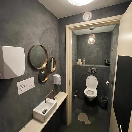 Thuis Bij Schell Otel Rotterdam